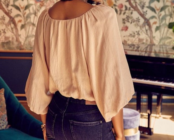 Blouse with Twist Detail